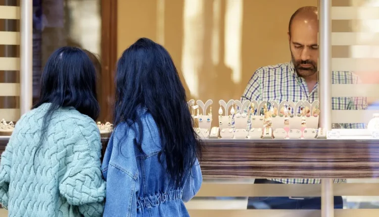 Frente de loja o que faz: funções deste cargo no varejo