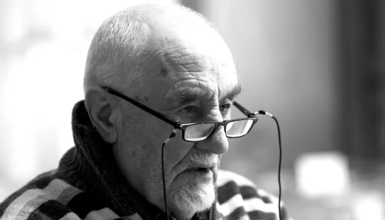 O que colocar no campo profissão aposentado: como preencher em cadastros