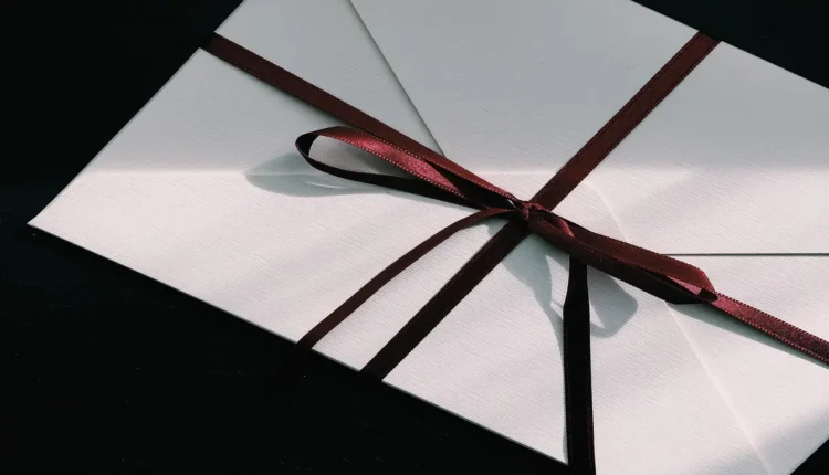 O que é remetente e destinatário: diferenças essenciais em envios