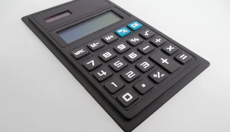 Quem é de 1999 tem quantos anos em 2024: cálculo de idade