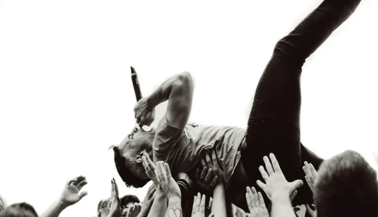 Valor do show de bell marques: quanto o cantor cobra por evento