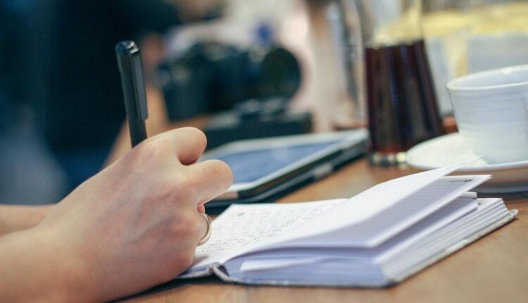 Personalização de cadernos: ideias criativas para transformar materiais do dia a dia